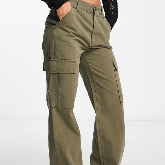 Stradivarius straight leg cargo pants in khaki - Picture 1 of 4